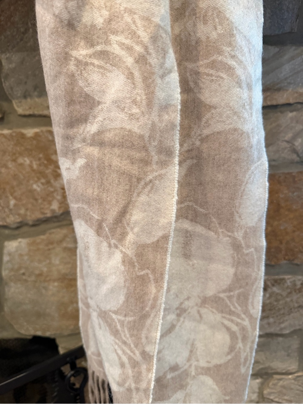 Bloomingdale’s 100% Cashmere Floral Jacquard Fringe Scarf Beige 66” x 13” - Picture 8 of 12